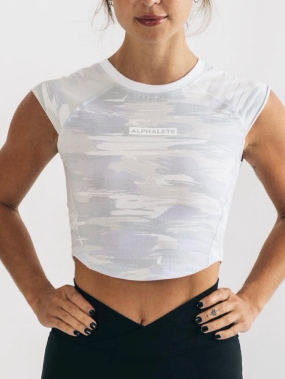 Alphalete Velocity Crop Tee – Arctic Canvas Camo